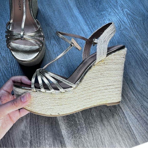 CHINESE Laundry Evie Metallic Wedge Women’s Size 9 - Picture 6 of 8